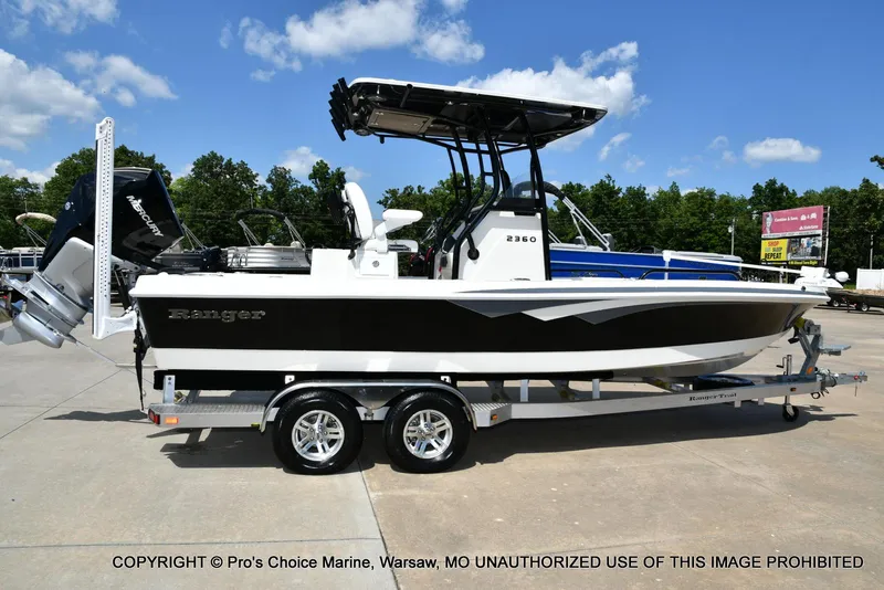 Slide: The Image of Ranger 2360 Bay w/300HP Mercury Verado 2024 - 13