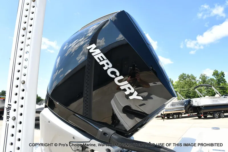 Slide: The Image of Ranger 2360 Bay w/300HP Mercury Verado 2024 - 14