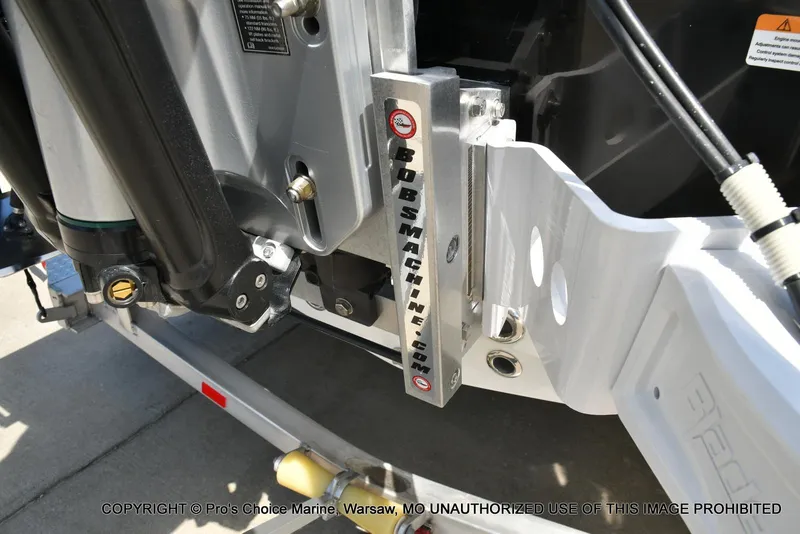 Slide: The Image of Ranger 2360 Bay w/300HP Mercury Verado 2024 - 15