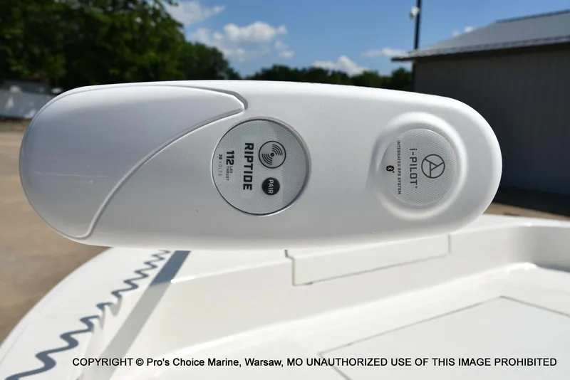 Slide: The Image of Ranger 2360 Bay w/300HP Mercury Verado 2024 - 22