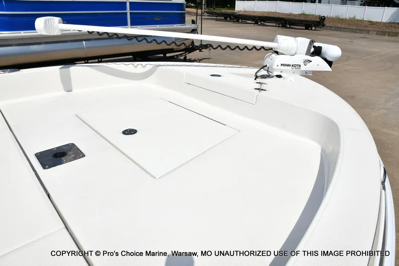 Slide: The Image of Ranger 2360 Bay w/300HP Mercury Verado 2024 - 28