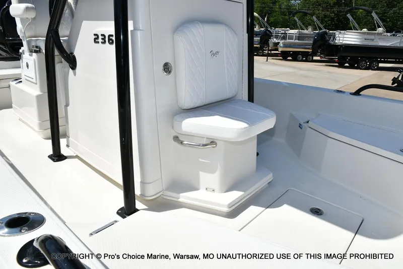 Slide: The Image of Ranger 2360 Bay w/300HP Mercury Verado 2024 - 29