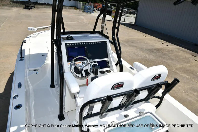 Slide: The Image of Ranger 2360 Bay w/300HP Mercury Verado 2024 - 3