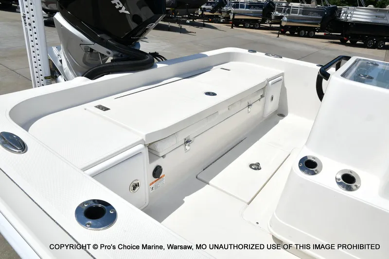 Slide: The Image of Ranger 2360 Bay w/300HP Mercury Verado 2024 - 31