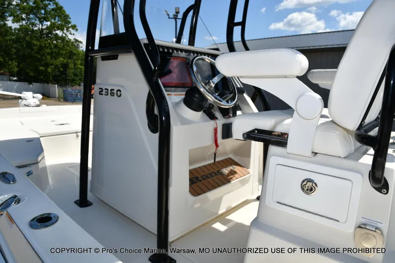 Slide: The Image of Ranger 2360 Bay w/300HP Mercury Verado 2024 - 35
