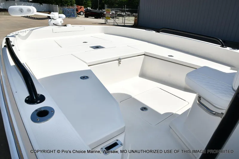 Slide: The Image of Ranger 2360 Bay w/300HP Mercury Verado 2024 - 36