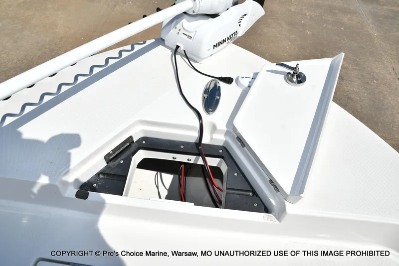 Slide: The Image of Ranger 2360 Bay w/300HP Mercury Verado 2024 - 49