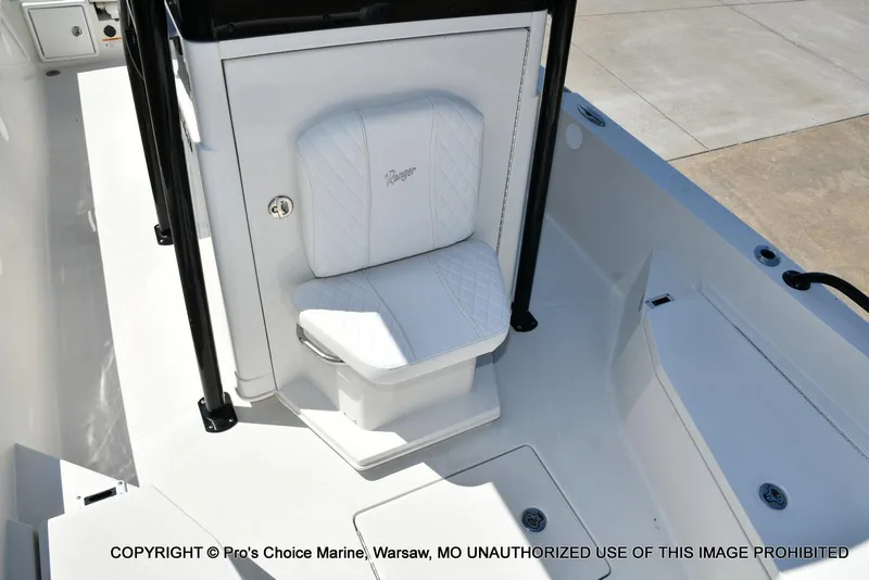 Slide: The Image of Ranger 2360 Bay w/300HP Mercury Verado 2024 - 52