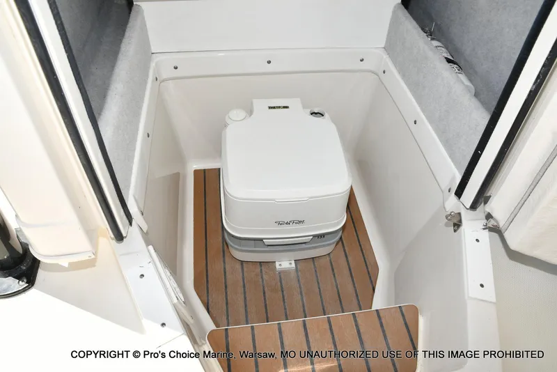 Slide: The Image of Ranger 2360 Bay w/300HP Mercury Verado 2024 - 55