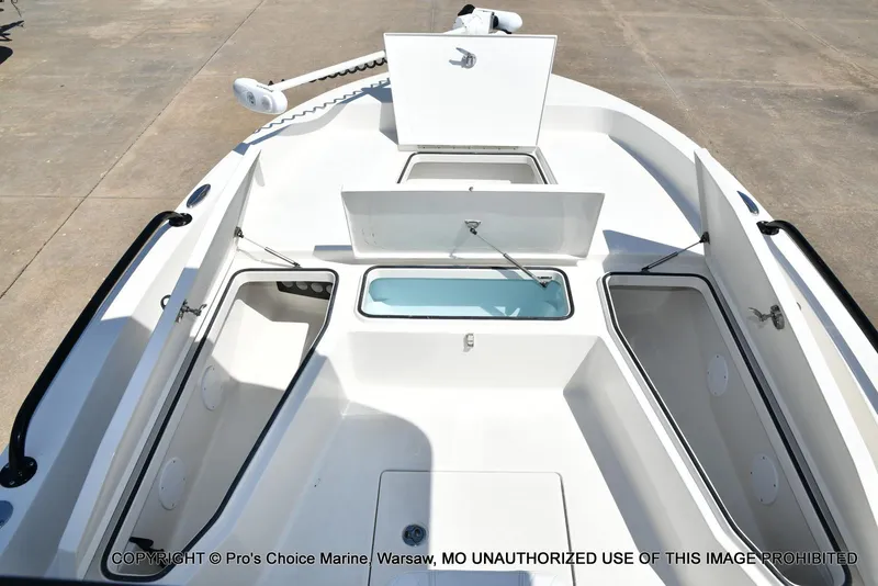 Slide: The Image of Ranger 2360 Bay w/300HP Mercury Verado 2024 - 56
