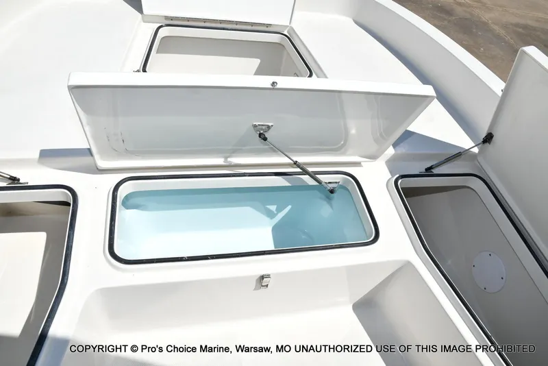 Slide: The Image of Ranger 2360 Bay w/300HP Mercury Verado 2024 - 57
