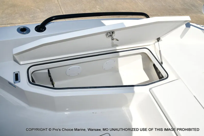 Slide: The Image of Ranger 2360 Bay w/300HP Mercury Verado 2024 - 59