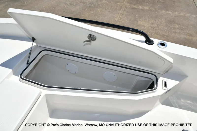 Slide: The Image of Ranger 2360 Bay w/300HP Mercury Verado 2024 - 61