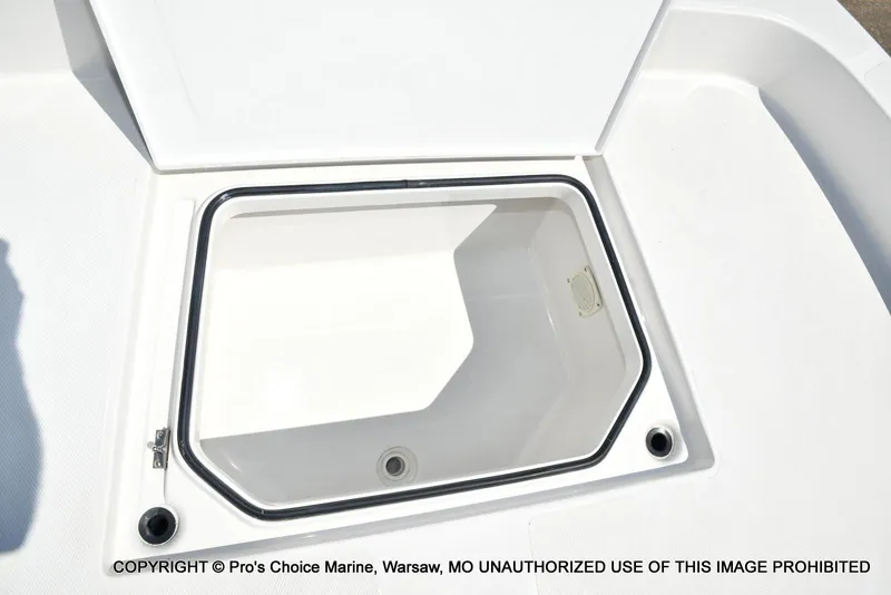 Slide: The Image of Ranger 2360 Bay w/300HP Mercury Verado 2024 - 64