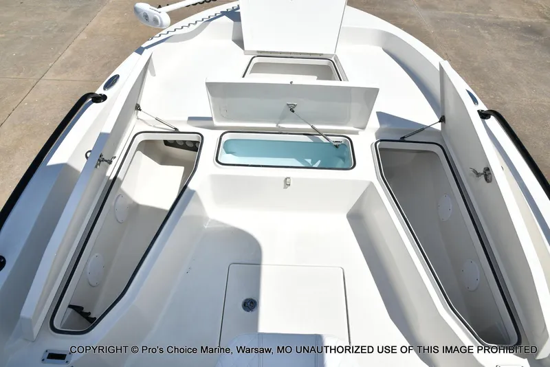 Slide: The Image of Ranger 2360 Bay w/300HP Mercury Verado 2024 - 7