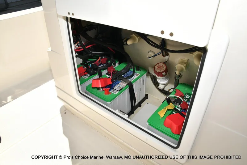 Slide: The Image of Ranger 2360 Bay w/300HP Mercury Verado 2024 - 71