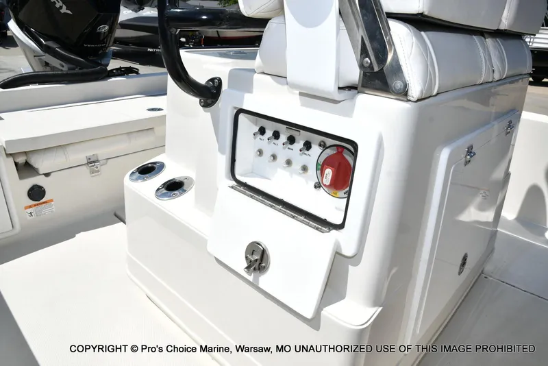 Slide: The Image of Ranger 2360 Bay w/300HP Mercury Verado 2024 - 74