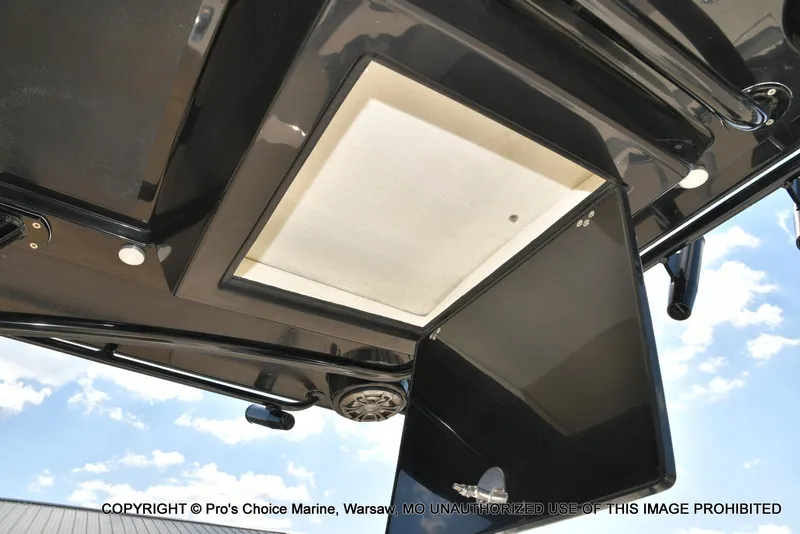 Slide: The Image of Ranger 2360 Bay w/300HP Mercury Verado 2024 - 79