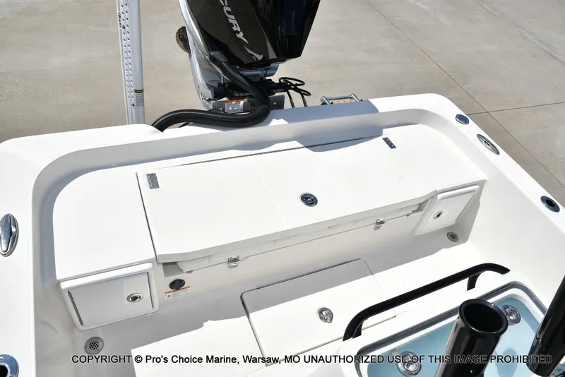 Slide: The Image of Ranger 2360 Bay w/300HP Mercury Verado 2024 - 9