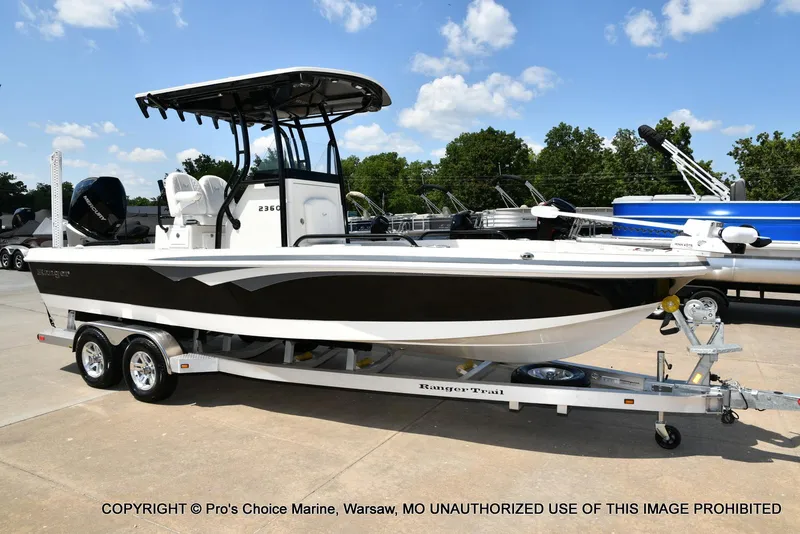 Slide: The Image of Ranger 2360 Bay w/300HP Mercury Verado 2024 - 94