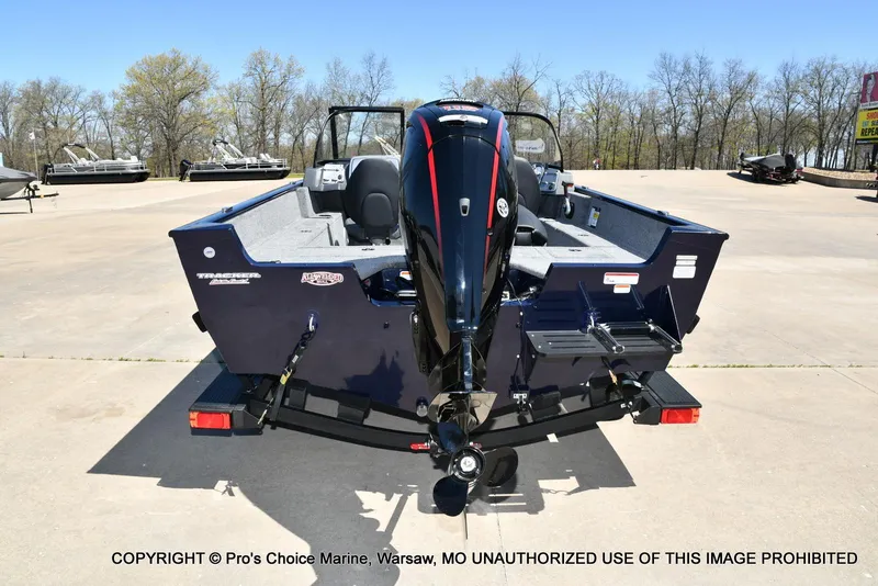 Slide: The Image of Tracker Pro Guide V-175 WT 2026 - 18