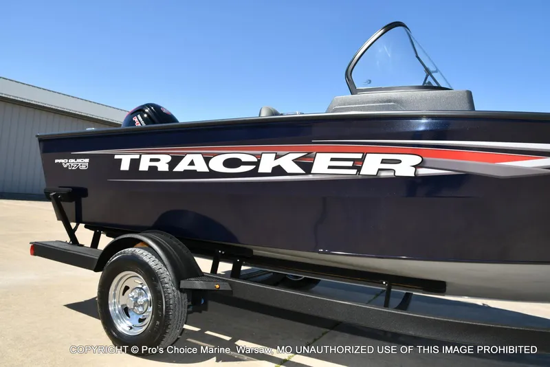 Slide: The Image of Tracker Pro Guide V-175 WT 2026 - 22