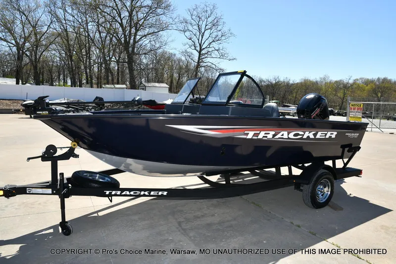 Slide: The Image of Tracker Pro Guide V-175 WT 2026 - 23