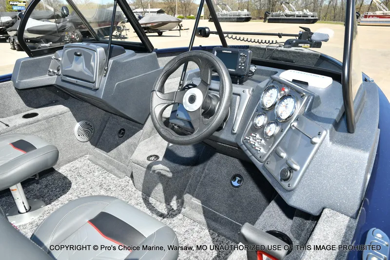 Slide: The Image of Tracker Pro Guide V-175 WT 2026 - 31