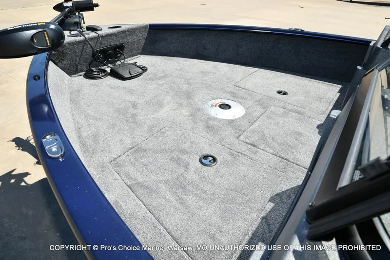 Slide: The Image of Tracker Pro Guide V-175 WT 2026 - 36