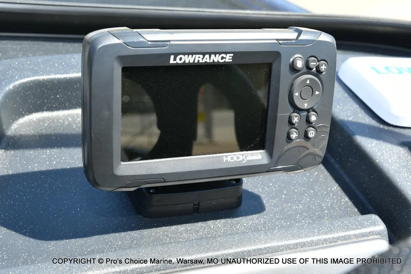 Slide: The Image of Tracker Pro Guide V-175 WT 2026 - 40