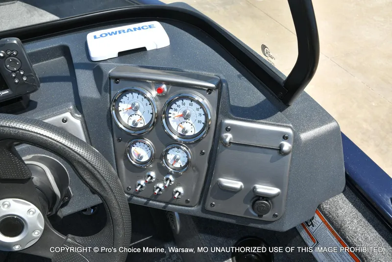 Slide: The Image of Tracker Pro Guide V-175 WT 2026 - 42