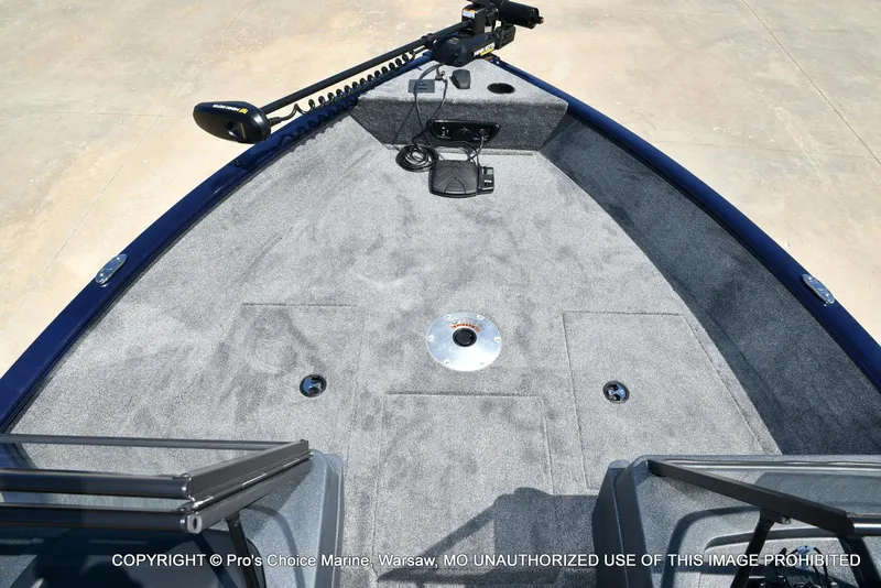 Slide: The Image of Tracker Pro Guide V-175 WT 2026 - 51