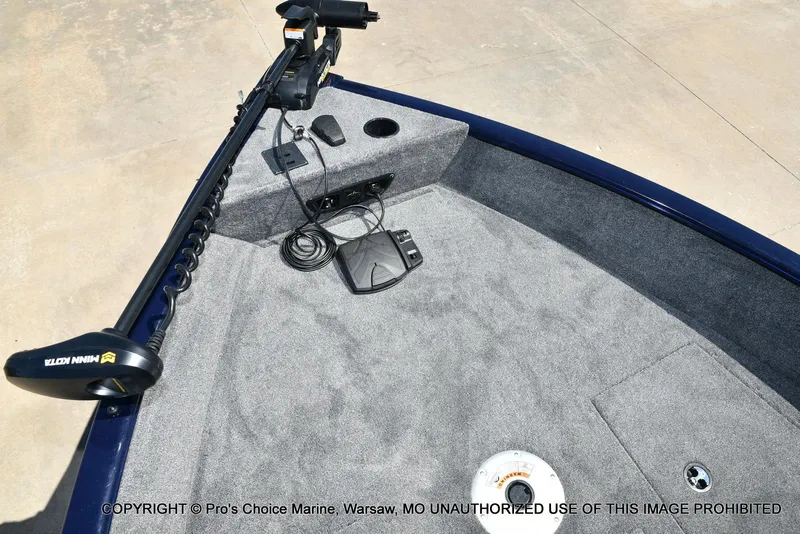 Slide: The Image of Tracker Pro Guide V-175 WT 2026 - 58