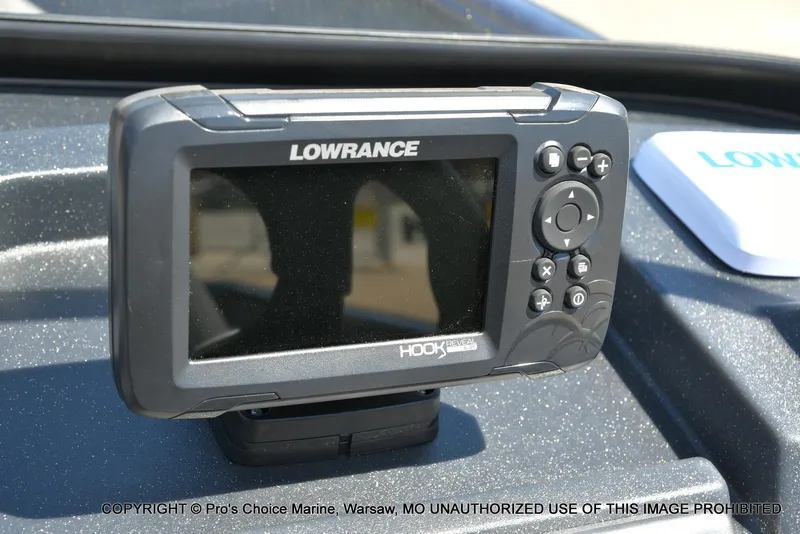 Slide: The Image of Tracker Pro Guide V-175 WT 2026 - 6