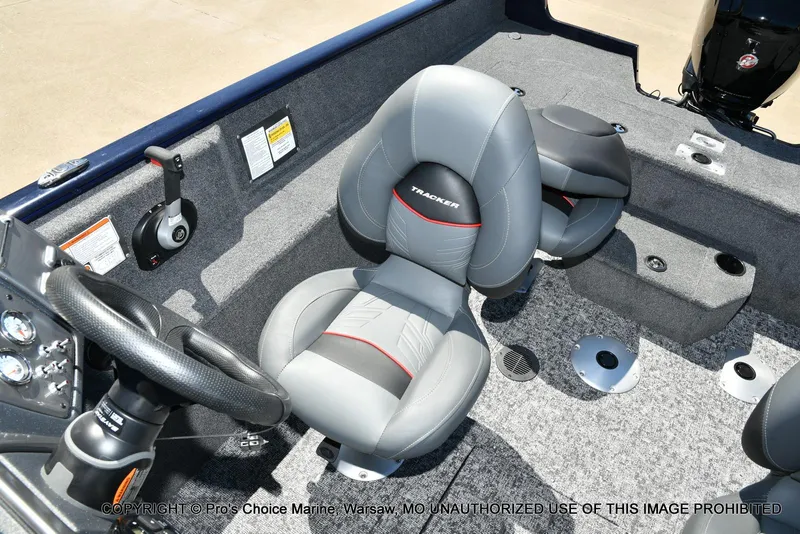 Slide: The Image of Tracker Pro Guide V-175 WT 2026 - 62