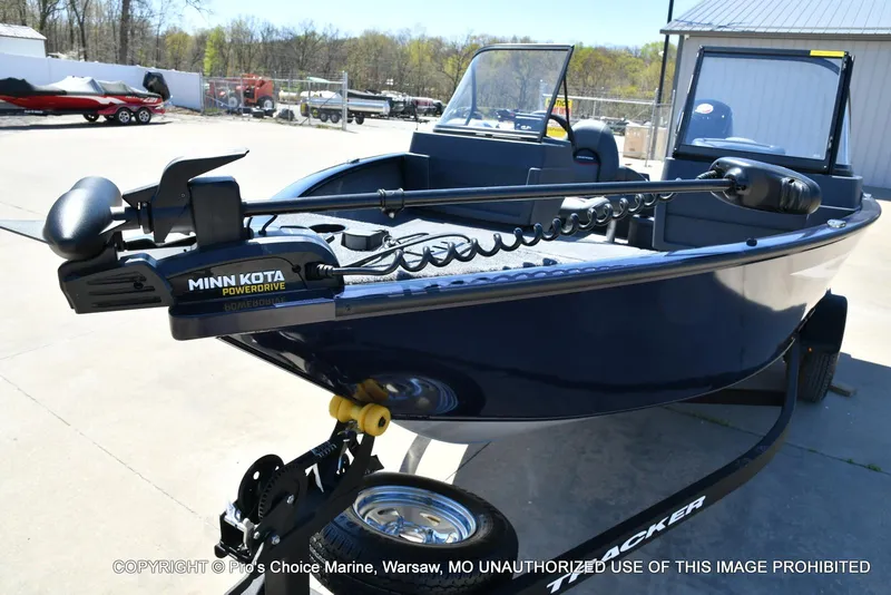 Slide: The Image of Tracker Pro Guide V-175 WT 2026 - 9