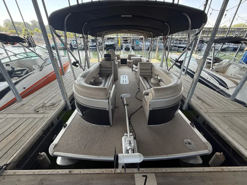 Slide: The Image of Avalon 265 Windjammer 2013 - 3