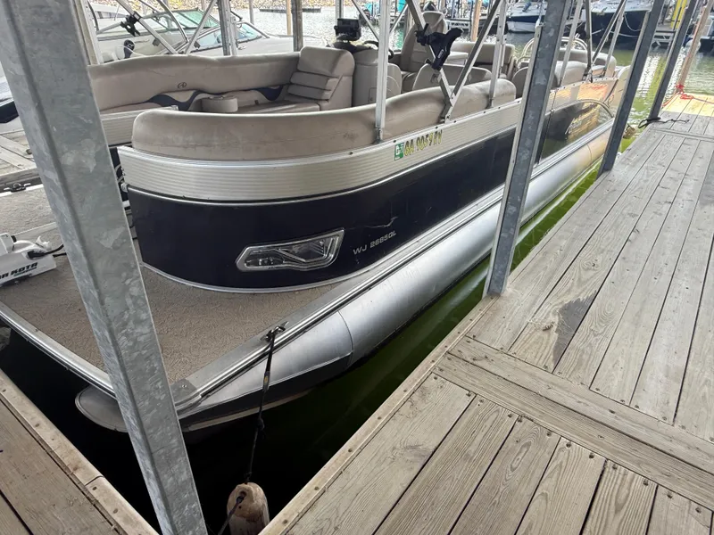 Slide: The Image of Avalon 265 Windjammer 2013 - 7