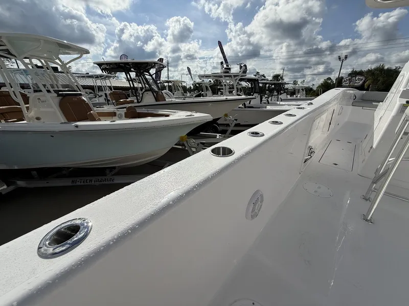 Slide: The Image of Twin Vee STX 260 STX 2026 - 20