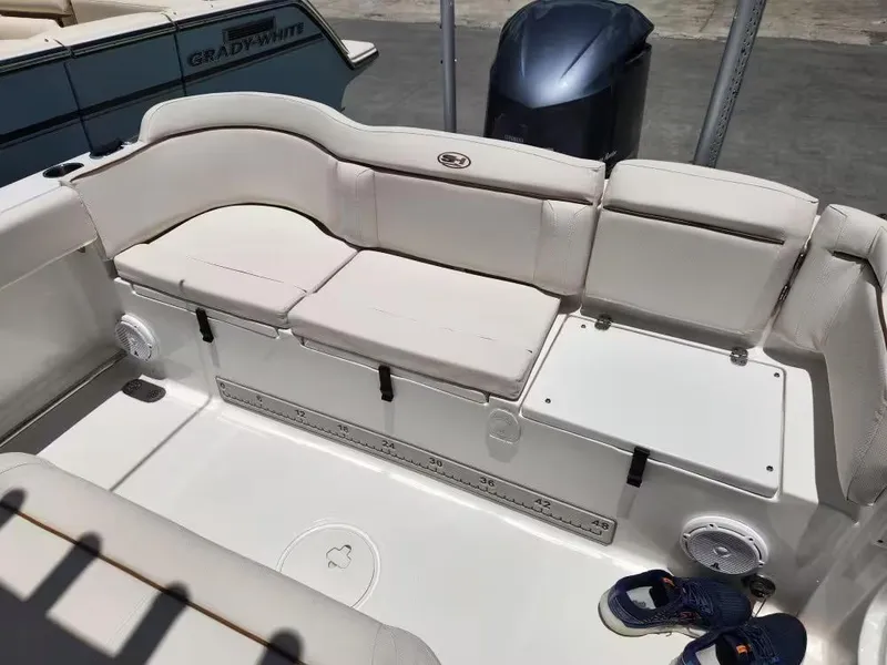 Slide: The Image of Sea Hunt Ultra 255 SE 2021 - 14