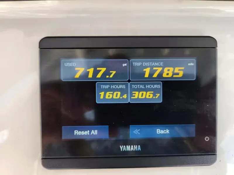 Slide: The Image of Sea Hunt Ultra 255 SE 2021 - 9