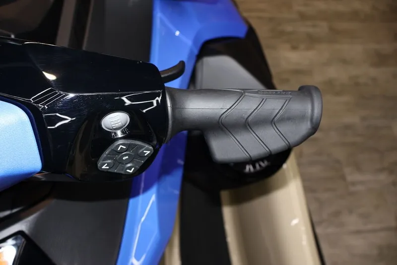 Slide: The Image of Sea-Doo Wake Pro 230 2025 - 15