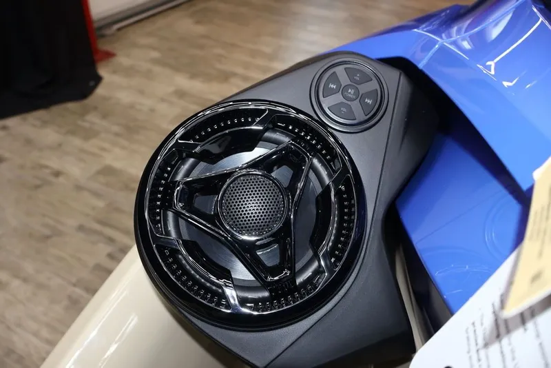 Slide: The Image of Sea-Doo Wake Pro 230 2025 - 18