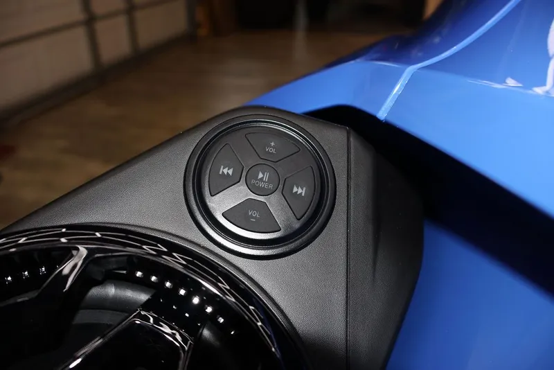 Slide: The Image of Sea-Doo Wake Pro 230 2025 - 19