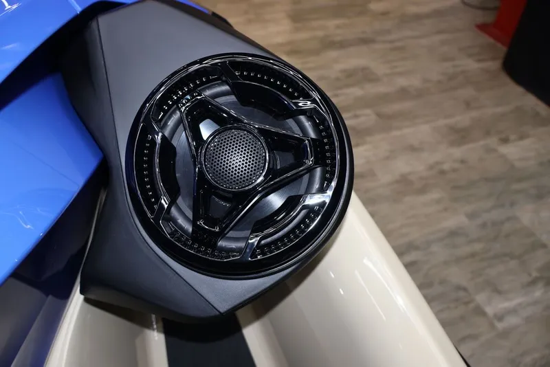 Slide: The Image of Sea-Doo Wake Pro 230 2025 - 20