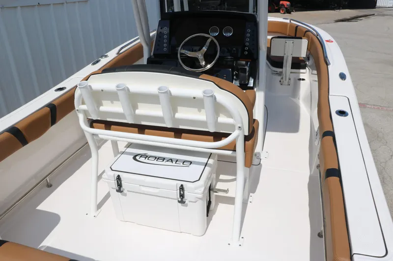 Slide: The Image of Robalo R230 Center Console 2024 - 16