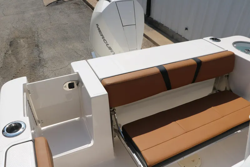 Slide: The Image of Robalo R230 Center Console 2024 - 40