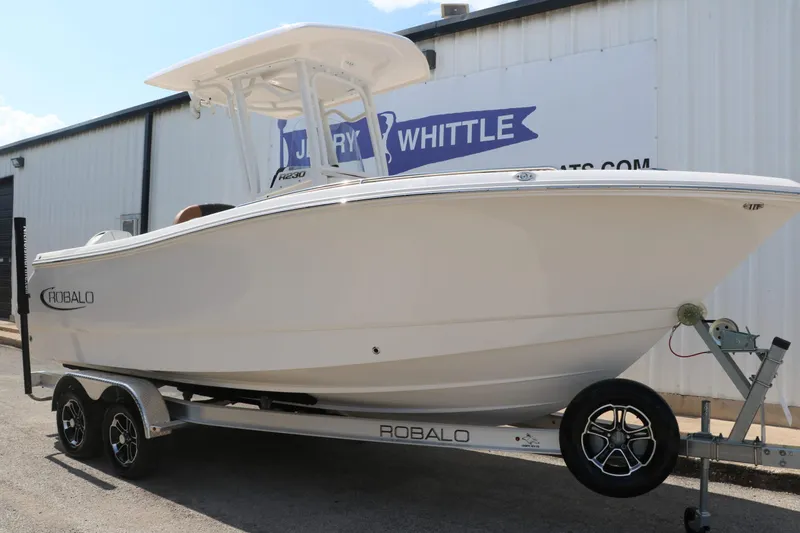 Slide: The Image of Robalo R230 Center Console 2024 - 5