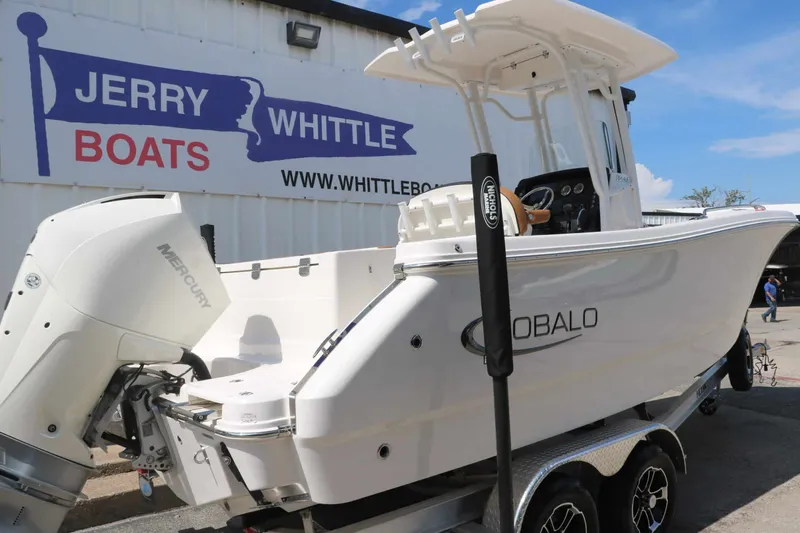 Slide: The Image of Robalo R230 Center Console 2024 - 4