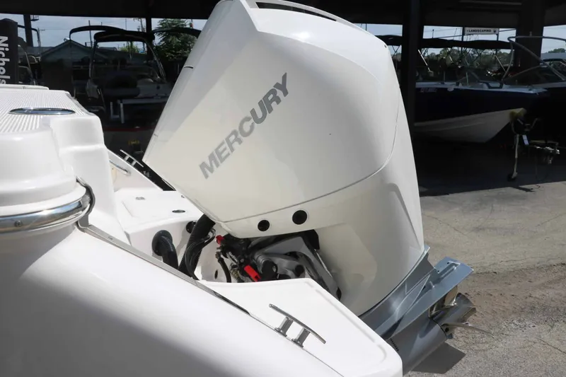 Slide: The Image of Robalo R230 Center Console 2024 - 9